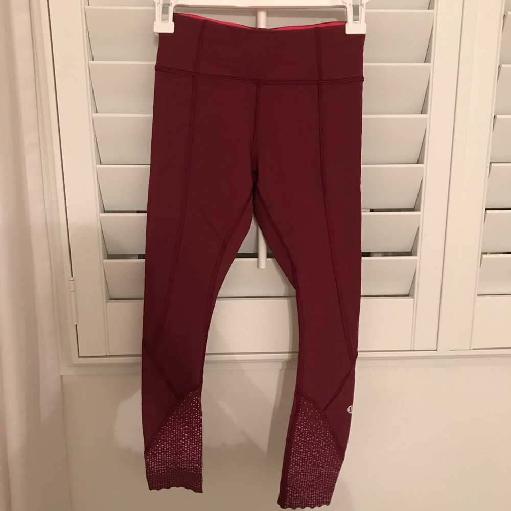Burgundy lululemon scalloped crop leggings